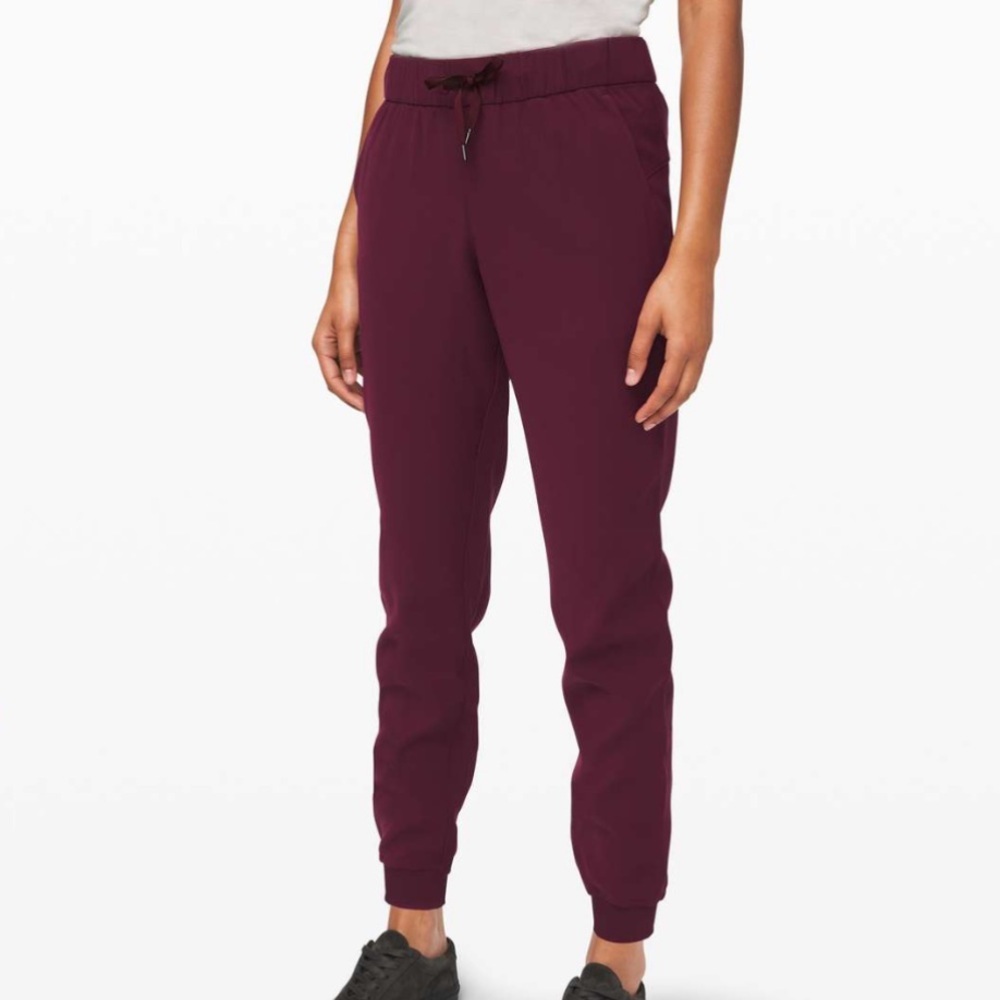 Lululemon On The Fly Joggers Size 6 – Burgundy Luxtreme Travel Pants